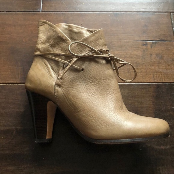 Dolce Vita Bootie - Picture 1 of 4